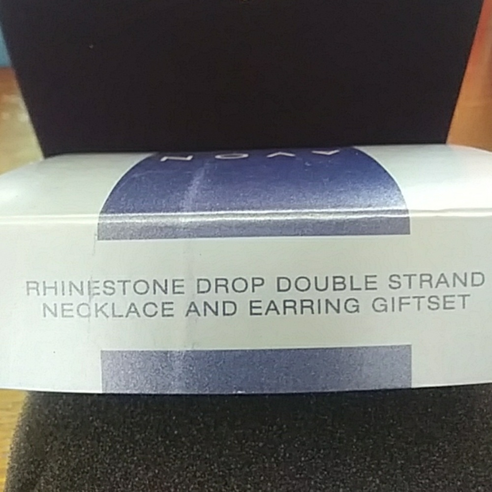 Avon Rhinestone Drop Double Strand Gift Set - Picture 2 of 3